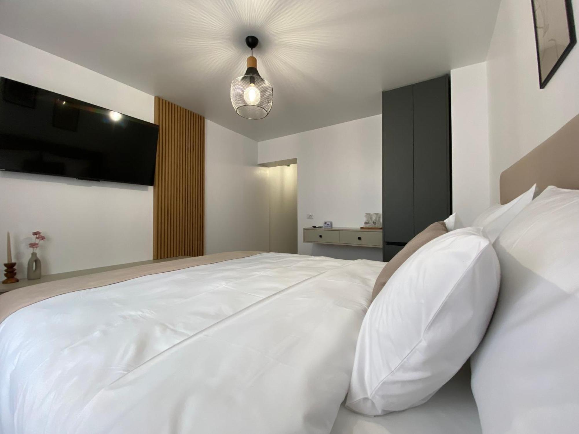 Cosy Apartments & Bistro Pufesti Exterior photo